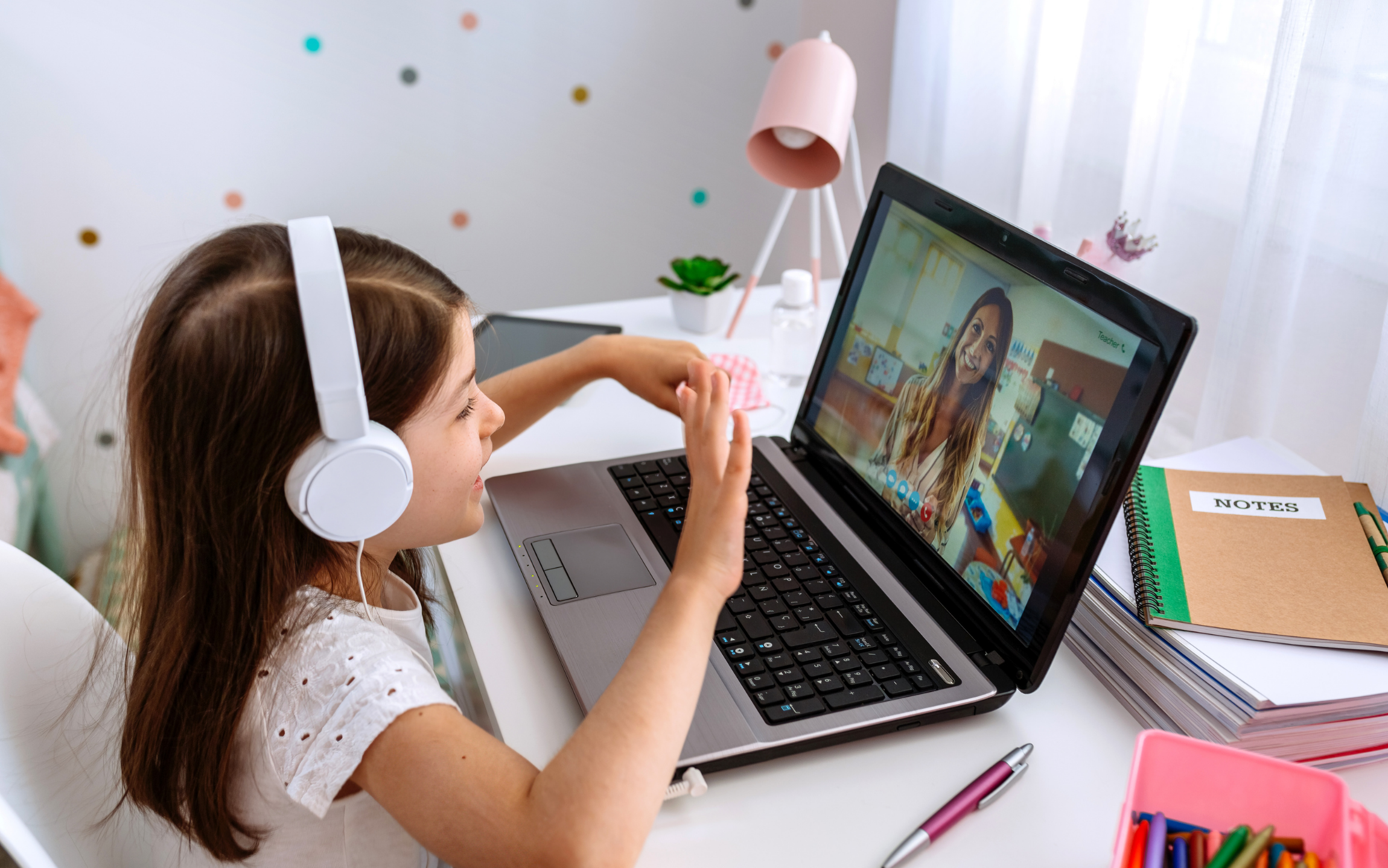 Clase de inglés en vivo para niños